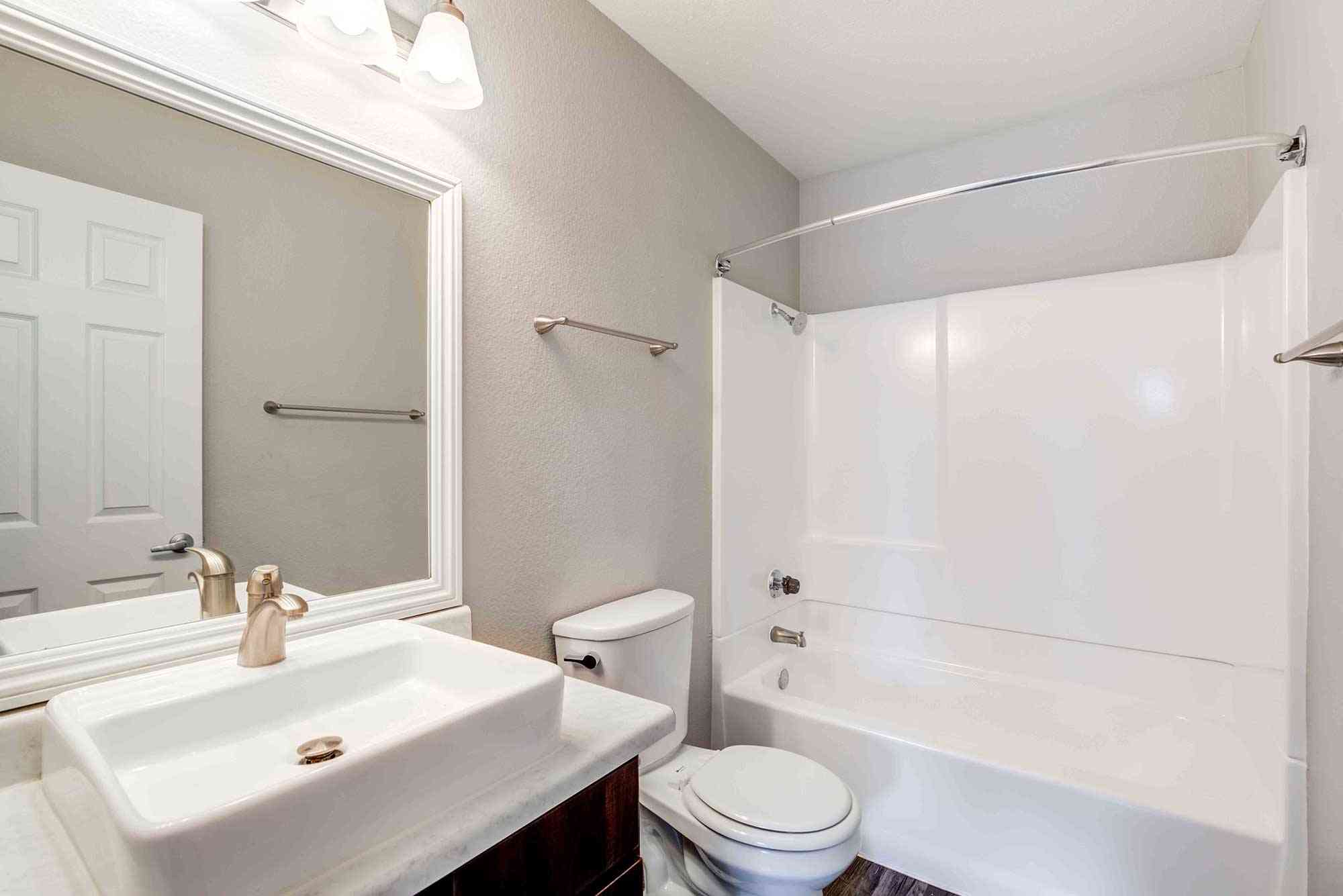 fifty101 apartments bathroom